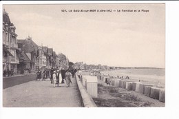 227 - LA BAULE-sur-MER - Le Remblai Et La Plage - (animation) - La Baule-Escoublac