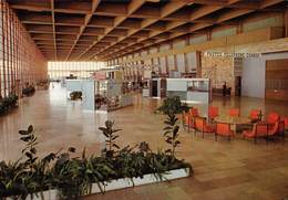 Aéroport De Marseille-MARIGNANE - Intérieur De L'Aérogare - Postes-Téléphone-Change - Marignane