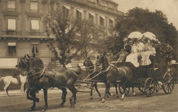 Taxi Fiacre Depart Pour Les Courses Hippisme Longchamp Paris Attelage 4 Chevaux Diligence - Taxis & Cabs