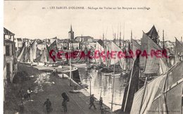 85- SABLES D' OLONNE - SECHAGE DES VOILES SUR LES BARQUES AU MOUILLAGE - Sables D'Olonne