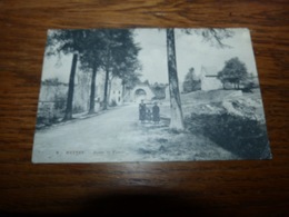 Mettet - Route De Fosses - Voyagée 1909 - Scan Flou Mais Vue En Très Bel état - Mettet