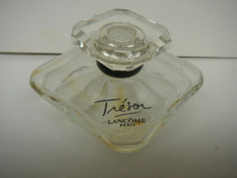 LANCOME :"TRESOR"  VIDE  FLACON ( PAS VAPO)   TRES BON ETAT  LIRE ET VOIR !! - Miniatures Femmes (sans Boite)