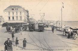 85-LES-SABLES-D'OLONNE-L'HÔTEL DE L'OCEAN ET LE REMBLAI - Sables D'Olonne