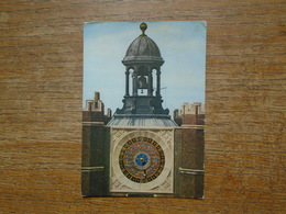 Hampton Court Palace , Middlesex , The Astronomocal Clock ( 1540 ) - Middlesex