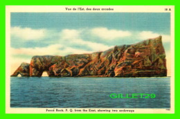 PERCÉ, QUÉBEC - VUE DE L'EST DES DEUX ARCADES - H. V. HENDERSON - - Percé