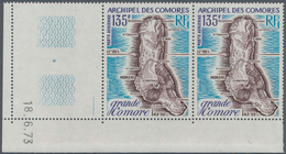 Komoren: 1973, Maps Of Comores 135fr. ‚Grande Comore‘ In An INVESTMENT LOT With Approx. 6.400 Stamps - Komoren (1975-...)