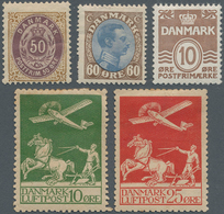 Dänemark: 1895-1937, Group Of 32 Mint Stamps Including Several Good Items Like 1895 50 øre Lilac & B - Storia Postale