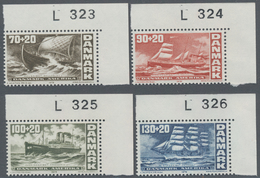 Dänemark: 1976, 200 Years Independence Of USA ‚ships‘ Complete Set Of Four In A Lot With 200 Sets Mo - Covers & Documents