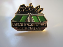 Pins 91  PALAIS OMNISPORT PARIS BERCY TBE - Other