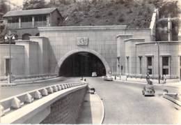 69 - LYON : Entrée Du Tunnel Routier -  CPSM Dentelée Noir Et Blanc Grand Format - Rhône - Sonstige & Ohne Zuordnung