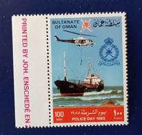 OMAN Helicoptere. 1 Valeur Emise En 1985 ** MNH (POLICE DAY) - Hélicoptères