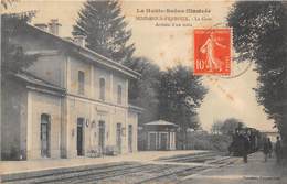 70-NOIDANS-LE-FERROUX- LA GARE ARRIVEE D'UN TRAIN - Sonstige & Ohne Zuordnung