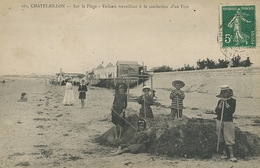 Jeu De Plage  Construction De Chateau De Sable  Sand Castle. Chatelaillon - Jeux Et Jouets