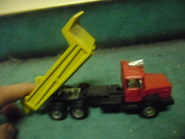 SOLIDO N° 374 CAMION BENNE IVECO 1/60 ° Occasion Fonctionnel Ancien Octobre 1978 - Sonstige & Ohne Zuordnung