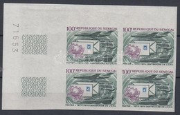 ** 1974 100 éves Az UPU Mi 557 Vágott ívsarki üresmezős Négyestömb / Imperforate Block Of 4 - Sonstige & Ohne Zuordnung