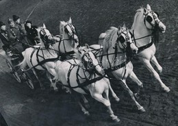 Cca 1935 Kinszki Imre (1901-1945): Ötösfogat, Pecséttel Jelzett Vintage Fotóművészeti Alkotás, 16x23 Cm - Andere & Zonder Classificatie