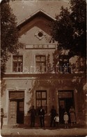 ** T3 Gyér, Gier, Giera; Vasútállomás, Vasutasok / Bahnhof / Railway Station, Railwaymen. Photo (kis Sarokhiány / Small  - Ohne Zuordnung