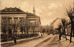 T2 1926 Losonc, Lucenec; Stát. Reál Gymnazium / Reálgimnázium. Kiadja Redlinger / High School - Zonder Classificatie