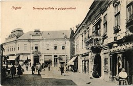 T2 Ungvár, Uzshorod, Uzhorod; Bercsényi Szálloda A Gyógyszertárral, üzletek. Kiadja Steinfeld D. / Hotel, Pharmacy, Shop - Non Classés