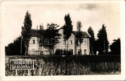 * T2/T3 1942 Kishegyes, Mali Idos; Vasútállomás / Bahnhof / Railway Station. Photo (EK) - Ohne Zuordnung