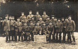 * T2 1916 Weihnachten, Russland / WWI German Military, Soldiers' Group Photo At Christmas In Russia. Photo - Unclassified