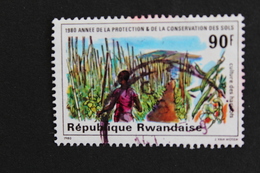 TIMBRE RWANDA 1980 ANNEE DE LA PROTECTION ET CONSERVATION DES SOLS 90 F OBLITERE - Gebraucht