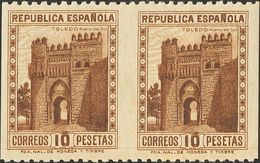 **772(2). 1938. 10 Pts Castaño, Pareja, Borde De Hoja. SIN DENTADO VERTICAL. MAGNIFICA Y RARA, NO RESEÑADA. - Sonstige & Ohne Zuordnung