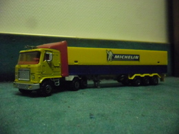CAMION SEMI REMORQUE MAJORETTE Truck MICHELIN 106 Au 1/60 ° - Majorette