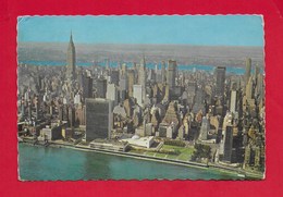 CARTOLINA VG STATI UNITI - NEW YORK - United Nations Building With East River - 10 X 15 - ANN. 1974 - Panoramic Views