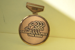Rare Médaillegrand Prix De Bern 1983 Diamètre 7 Cm - Andere & Zonder Classificatie