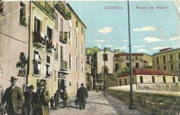 4296 "COSENZA-PIAZZA DEI MARTIRI"ANIMATA  CART. POST. ORIG. SPEDITA 1916 -OSPEDALE MILITARE DI PINEROLO - Cosenza