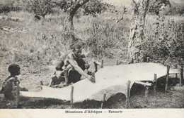 CARTE POSTALE ORIGINALE ANCIENNE : MISSIONS D'AFRIQUE DU SUD TANNERIE  ANIMEE - Missionen