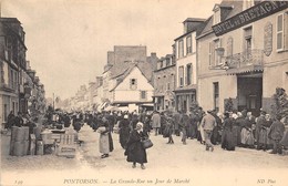 50-PONTORSON- LA GRANDE RUE UN JOUR DE MARCHE - Pontorson