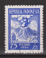 Indonesie 122 Used ; Vulkaan, Volcano, Volcan, Gunung Merapi 1954 NOW MANY STAMPS INDONESIA VERY CHEAP - Volcanos