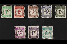 POSTAGE DUES  1940 Set Complete, Perforated "Specimen", SG D1s/8s, Very Fine Mint. (8 Stamps) For More Images, Please Vi - Salomonen (...-1978)