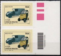 Italia - Repubblica 2013 "Europa, Veicoli Usati Per Il Servizio Postale €. 0,85, Nuovo Coppia Con Codice A Barre - Bar-code
