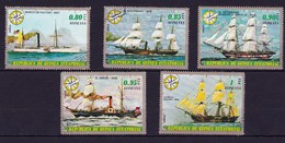 5 Timbres Oblitérés Thème Navires - Ships