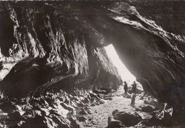 Cp , 29 , PLOGOFF , BAIE DES TRÉPASSÉS, Une Des Grotte Marines - Plogoff