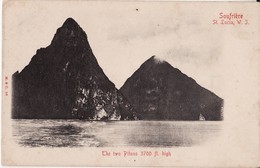 SAINTE LUCIE -- SAINT LUCIA -- Soufrière -- Les Deux Pitons Vers 1900 - Santa Lucia