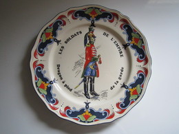 ANCIENNE ASSIETTE 26 Cm MOULIN DES LOUPS SOLDAT EMPIRE DRAGON A PIED DE LA GARDE - Orchies/Moulin Des Loups (FRA)