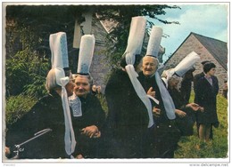 29. Combrit. Pardon De La Clarté. Groupe De Bigouden Devant La Chapelle. Carte Moderne - Combrit Ste-Marine