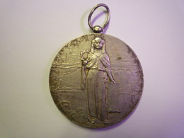 GP 2019 - 1627  Jolie Médaille  " Concours International De Musique "  En Bronze Argenté  Toulouse 1924   XXX - Autres & Non Classés