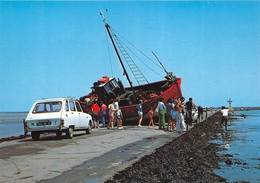 ¤¤   -   ILE DE NOIRMOUTIER  -  Bateau De Pêche échoué Sur Le Passage Du Gois    -  ¤¤ - Noirmoutier