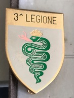 ITALIE - Insigne "3° LEGIONE" - 4,5cm X 3,1 Cm. - Autres & Non Classés