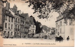 Cpa Vannes, Les Vieilles Maisons De La Rue Du Port. - Vannes