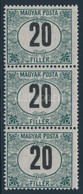 ** 1920 Magyar Posta Portó Függőleges Hármascsík, A Középső Bélyegen Pont A MAGYAR Után - Other & Unclassified