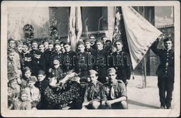 Cca 1920-1940 Katonák Csoportja, Közte Kitüntetésekkel, Fotólap, 9×14 Cm - Otros & Sin Clasificación