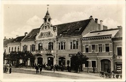 T2 1941 Szászrégen, Reghin; Utca, Traugott Keller és Jakab J. üzlete / Street View With Shops - Ohne Zuordnung