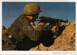** T1/T2 A Géppisztoly A Közelharc Fegyvere. Dr. Bohne Haditudósító Felvétele / WWII German Military, Machine Gun. Repro - Non Classés