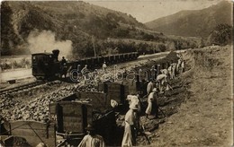 T2/T3 ~1915 Budapest Környéke, Erdei Vasút építés Közben Kisvasúti Mozdonnyal és Munkásokkal / Forest Narrow Gauge Railw - Non Classés